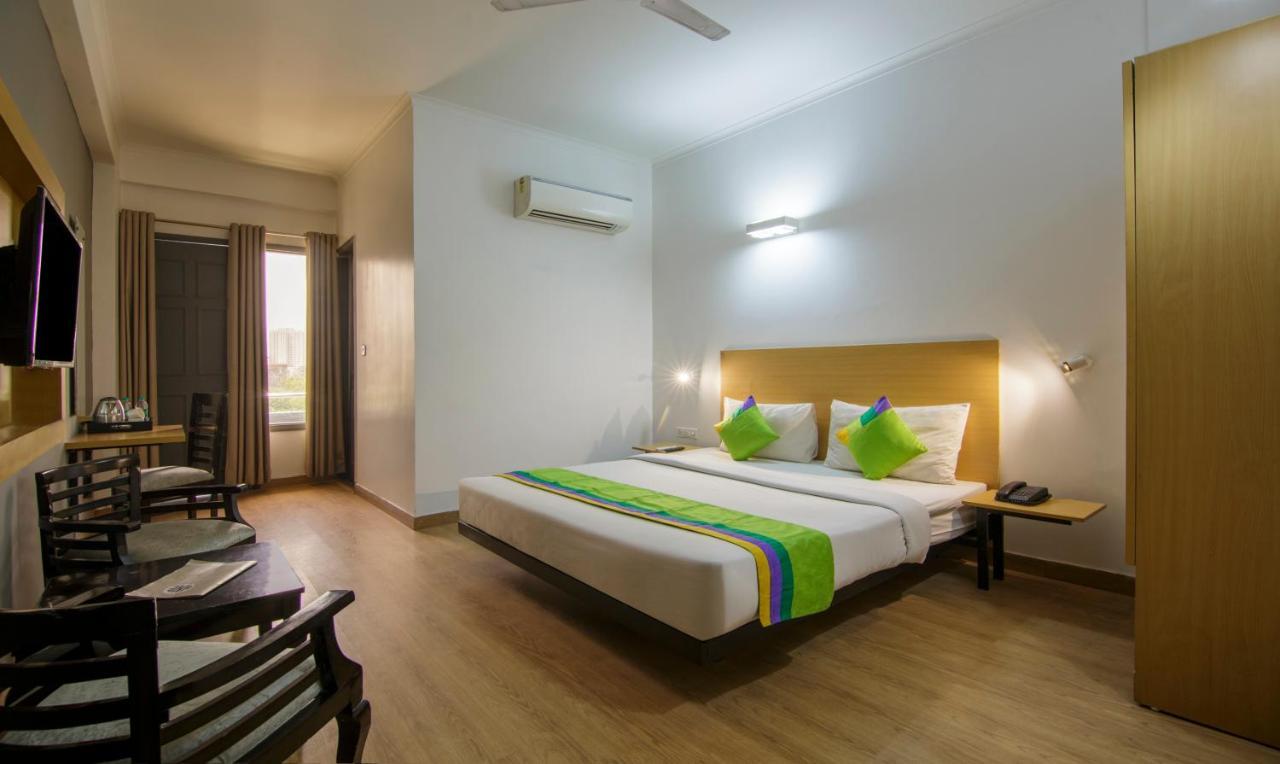 Treebo Noida Express Hotell Exteriör bild