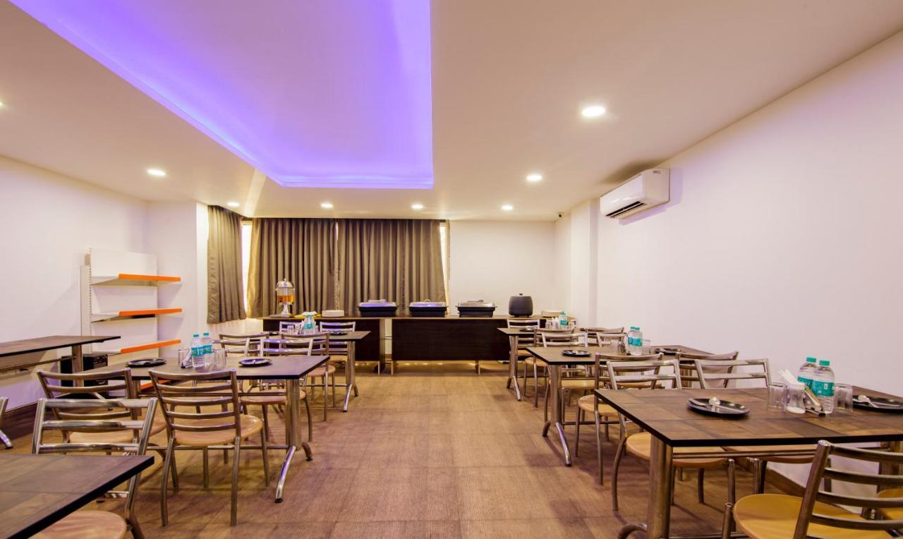 Treebo Noida Express Hotell Exteriör bild
