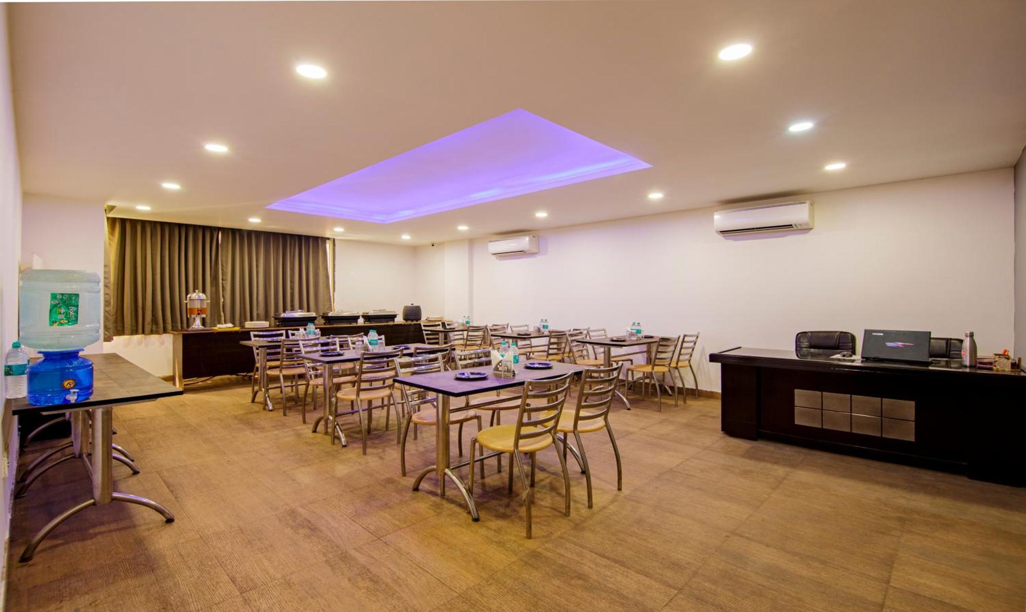 Treebo Noida Express Hotell Exteriör bild