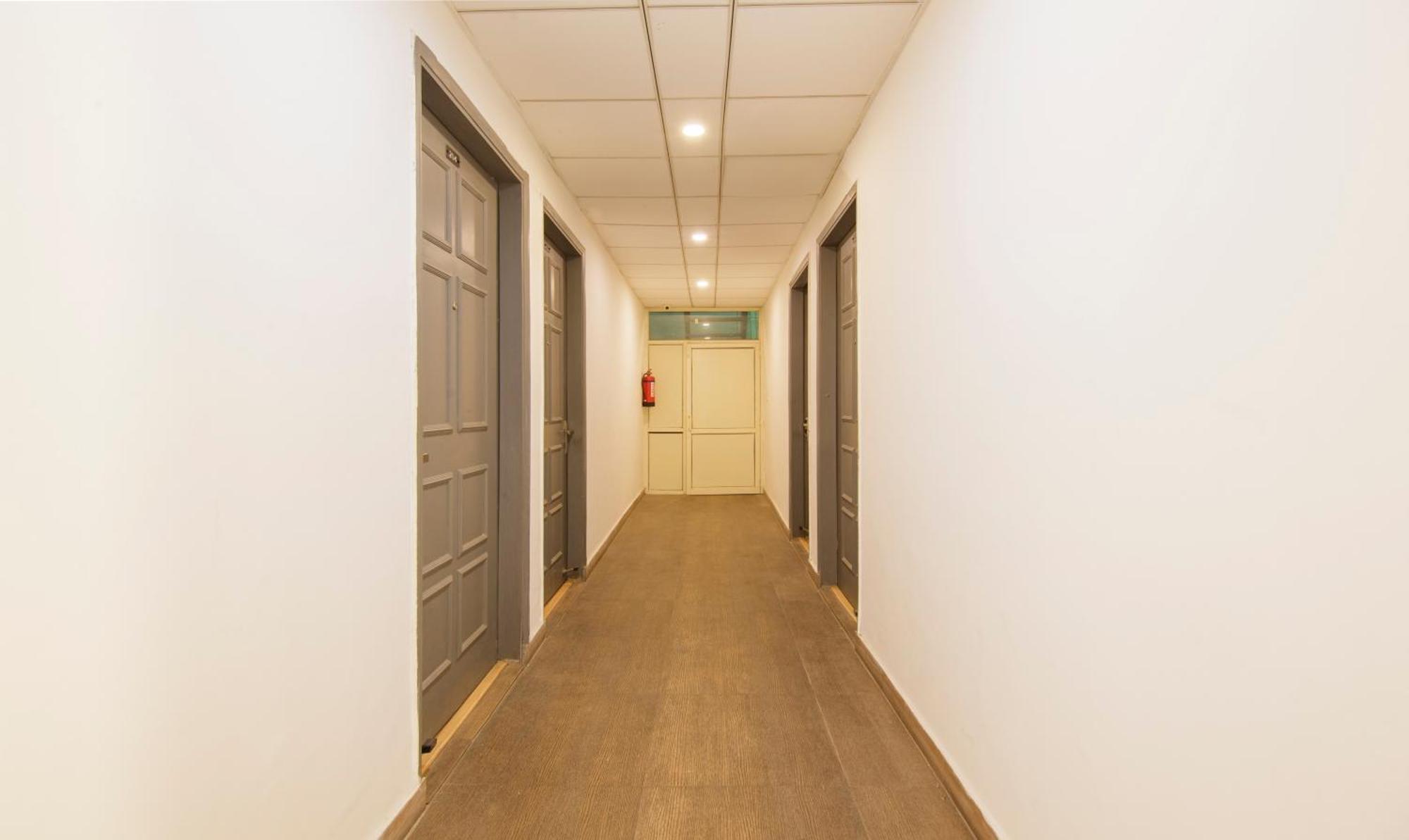 Treebo Noida Express Hotell Exteriör bild